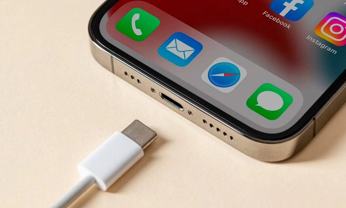 iPhone на зарядке, но не заряжается: причины и решения